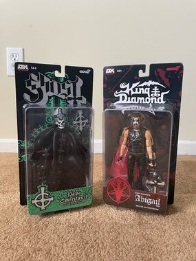 Super 7 Deluxe (Ghost Papa Emeritus & King Diamond Abigail) Action Figure Bundle